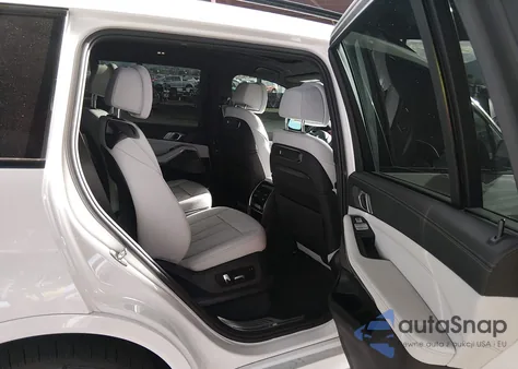 2024 BMW X7 xDrive40I z USA, uszkodzony, nr VIN 5UX23EM06R9V80711